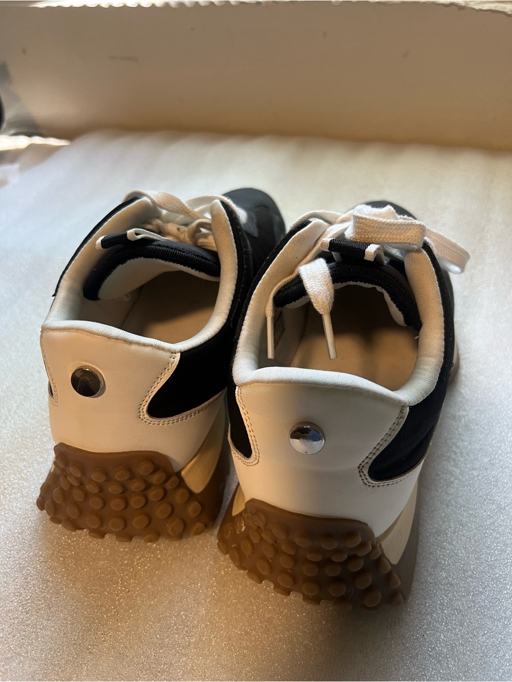 Project Cloud trendy Women’s shoes size 9 Black and White Low-Top Sneakers - Picture 3 of 11